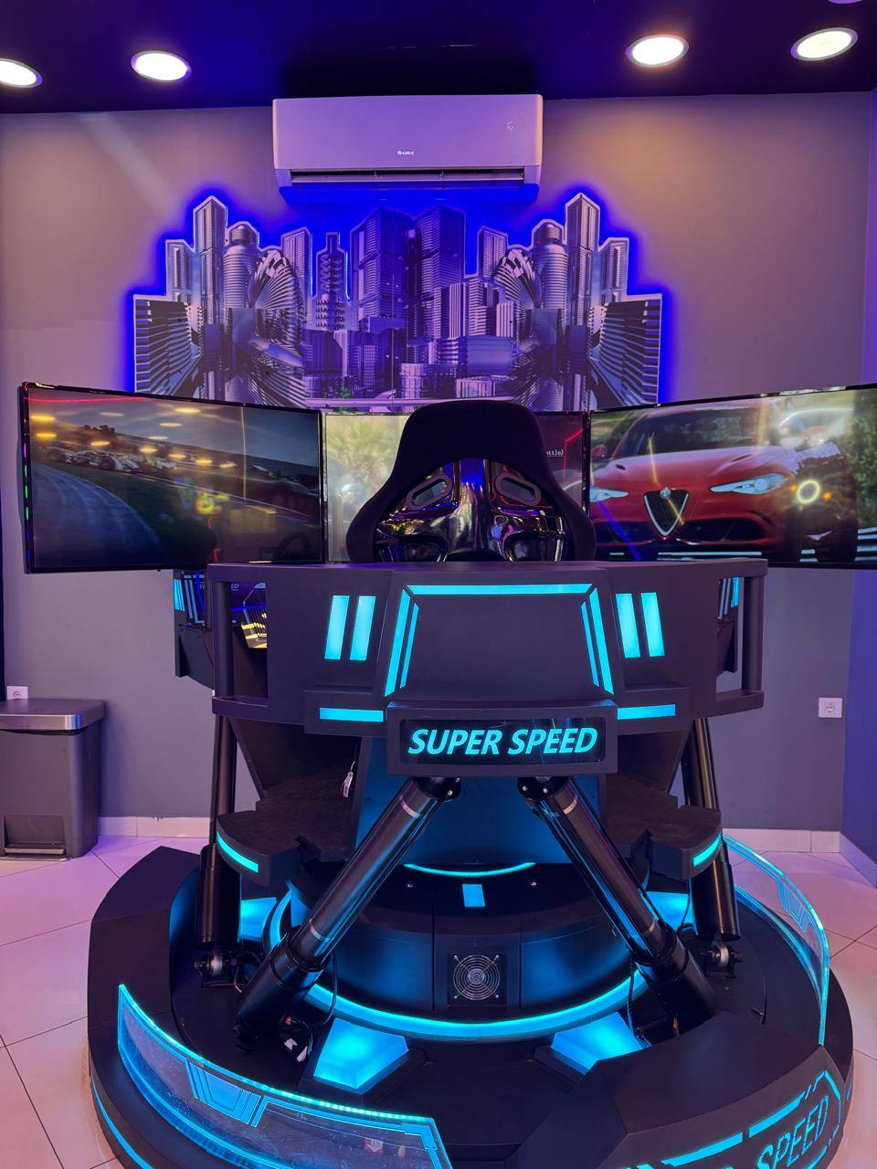 Super Speed racing simulator with three monitors and motion seat